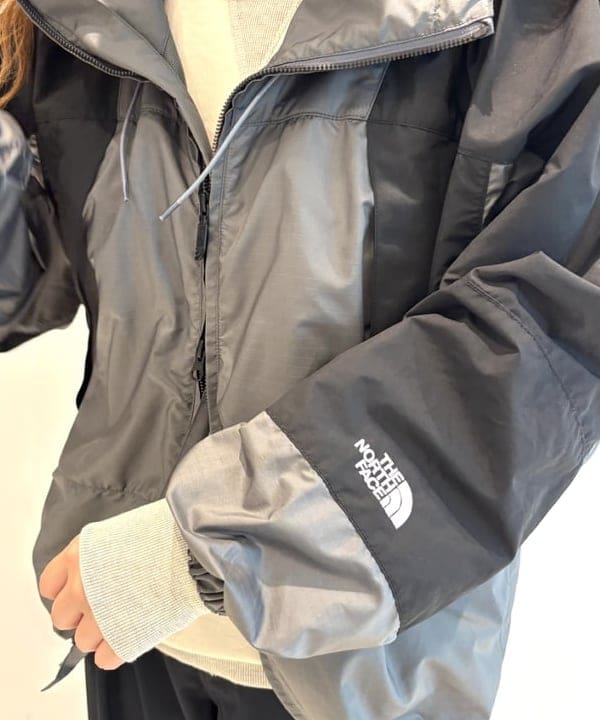 カスタニ モモノさんの「BEAMS WOMEN｜【別注】Gramicci / 2プリーツ ワイド スラックス 25FW」を使ったコーディネート