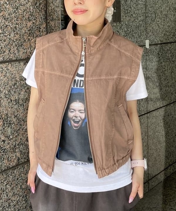 まゆちゃんさんの「BEAMS WOMEN｜スタンドカラー ジップ ベスト」を使ったコーディネート