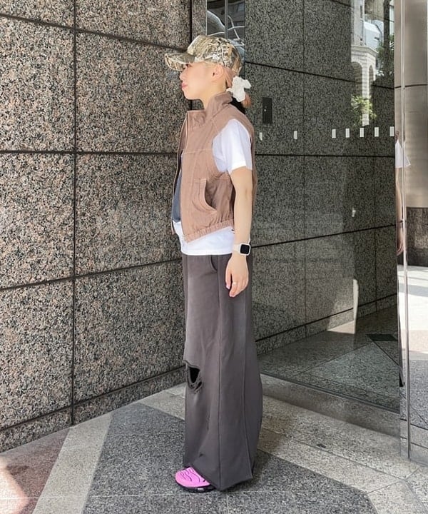 まゆちゃんさんの「BEAMS WOMEN｜スタンドカラー ジップ ベスト」を使ったコーディネート