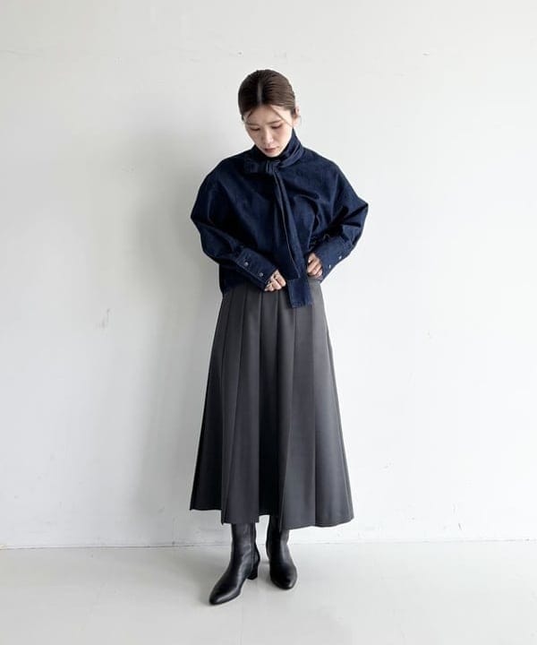 AONO SHIKAMAさんの「BEAMS WOMEN｜【別注】upper hights / THE ELSIE ブラウス」を使ったコーディネート