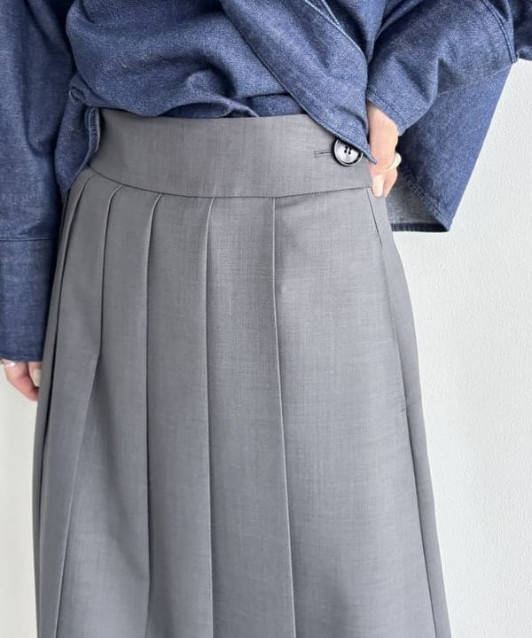 AONO SHIKAMAさんの「BEAMS WOMEN｜【別注】upper hights / THE ELSIE ブラウス」を使ったコーディネート