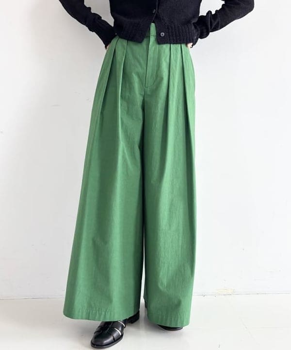 AONO SHIKAMAさんの「BEAMS WOMEN｜AK+1 / ポロカラーショート カーディガン」を使ったコーディネート