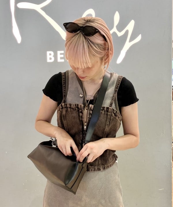 イトウミサキさんの「BEAMS WOMEN｜ワイド 2WAY バッグ」を使ったコーディネート