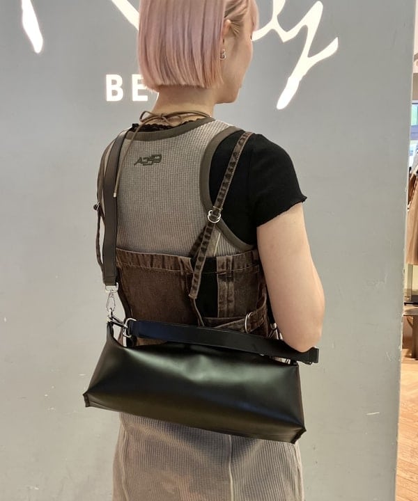 イトウミサキさんの「BEAMS WOMEN｜ワイド 2WAY バッグ」を使ったコーディネート