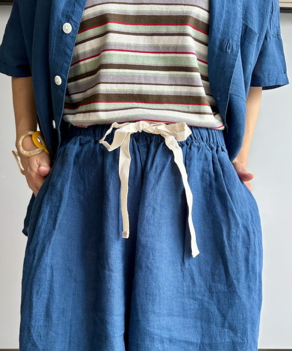 みりさんの「KEEN / UNEEK サンダル」を使ったコーディネート