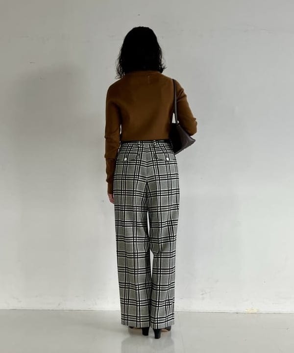 松元 晴佳さんの「BEAMS WOMEN｜AK+1 / MA-1 リブカラー プルオーバー」を使ったコーディネート