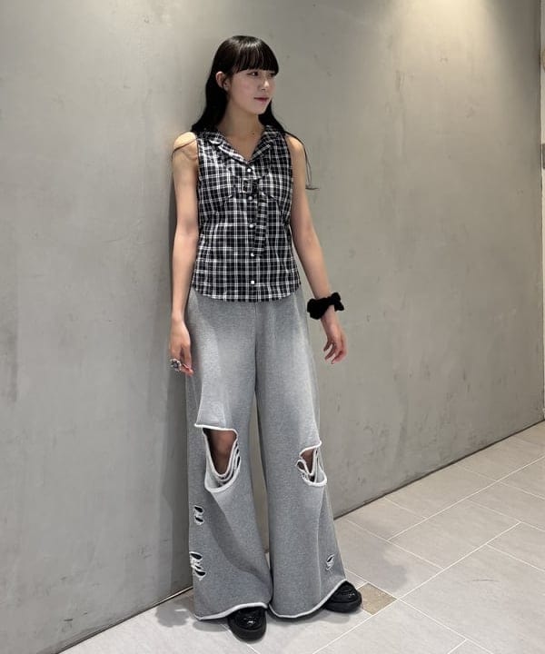 松田 陽茉莉さんの「BEAMS WOMEN｜ダメージ スウェット パンツ」を使ったコーディネート