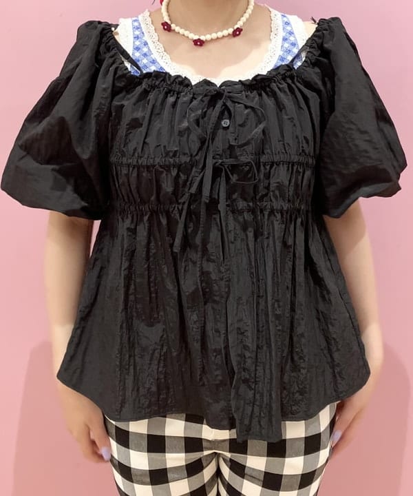 晶さんの「BEAMS WOMEN｜オフショルダー パフスリーブ ブラウス」を使ったコーディネート