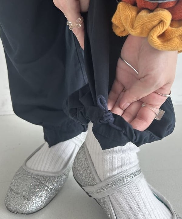 清水 彩乃さんの「BEAMS WOMEN｜パイル シュシュ 2セット」を使ったコーディネート