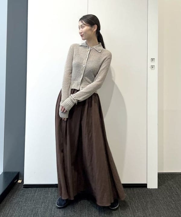 隈元 楓さんの「BEAMS WOMEN｜AK+1 / ポロカラーショート カーディガン」を使ったコーディネート