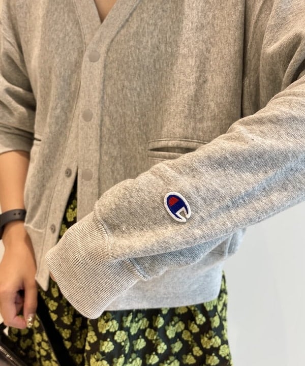 大木さんの「BEAMS WOMEN｜【別注】Champion / リバースウィーブ(R) カーディガン」を使ったコーディネート