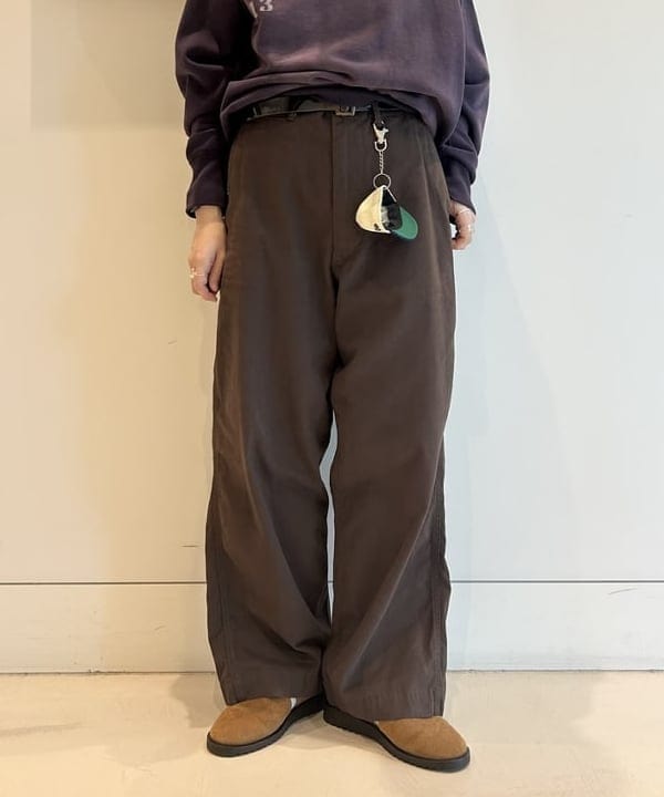 清水 彩乃さんの「BEAMS WOMEN｜【別注】BRIEFING / ミリタリー キット バッグ」を使ったコーディネート