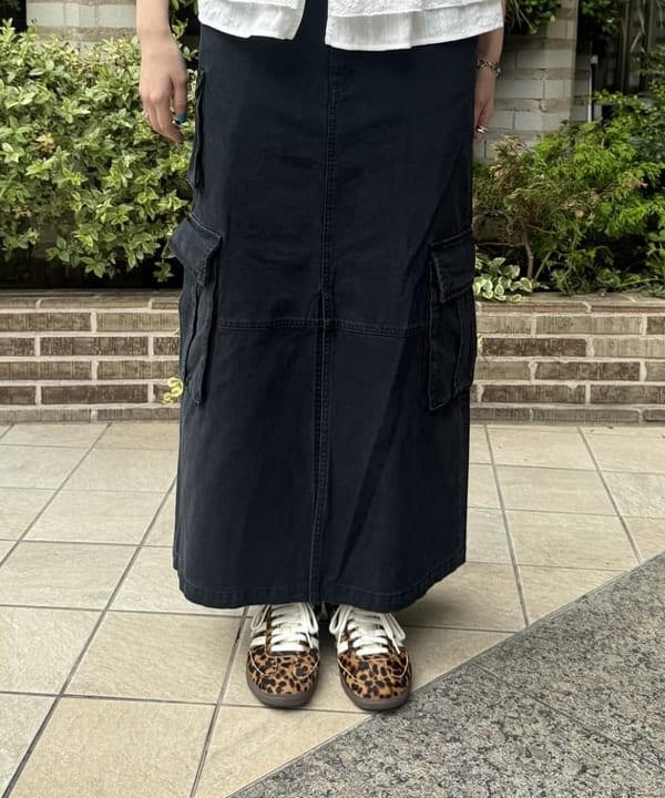 amiriさんの「BEAMS WOMEN｜■レース ペプラム ノースリーブ ブラウス」を使ったコーディネート