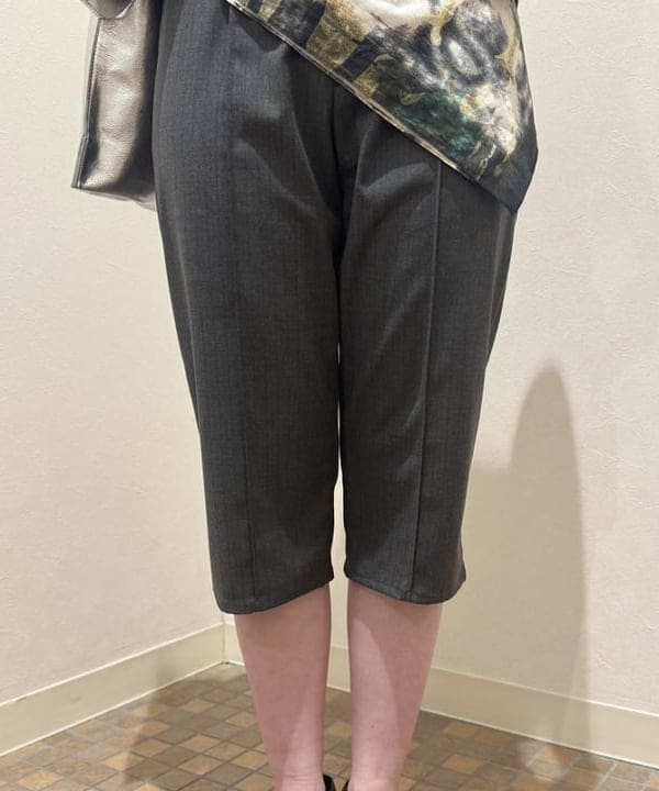 amiriさんの「BEAMS WOMEN｜ストレッチ カプリ パンツ」を使ったコーディネート
