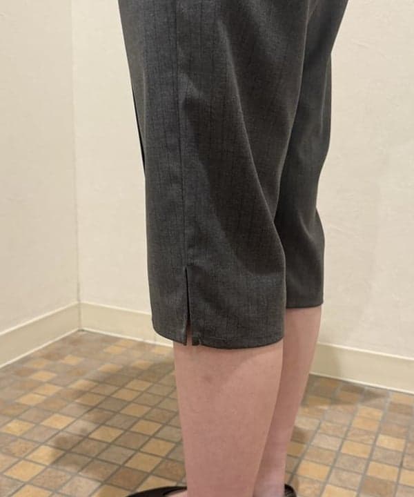 amiriさんの「BEAMS WOMEN｜ストレッチ カプリ パンツ」を使ったコーディネート