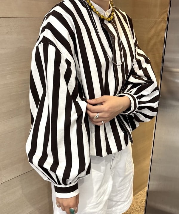 吉野 多恵さんの「BEAMS WOMEN｜HAVERSACK / ストライプ シャツ」を使ったコーディネート