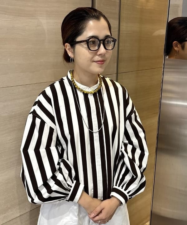 吉野 多恵さんの「BEAMS WOMEN｜HAVERSACK / ストライプ シャツ」を使ったコーディネート
