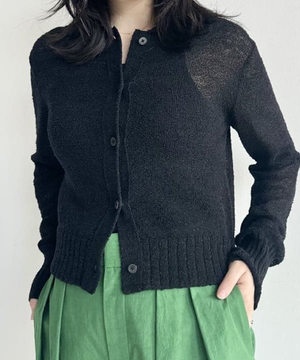 大川 美咲さんの「BEAMS WOMEN｜AK+1 / ポロカラーショート カーディガン」を使ったコーディネート