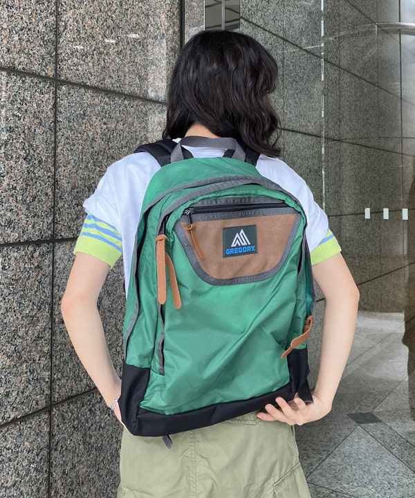 ばるたんさんの「BEAMS WOMEN｜Goodwear / カスタム ビッグ Tシャツ」を使ったコーディネート