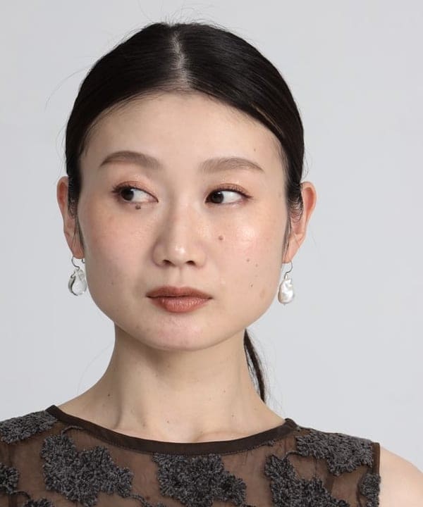 隈元 楓さんの「BEAMS WOMEN｜モールヤーン フラワー ブラウス」を使ったコーディネート