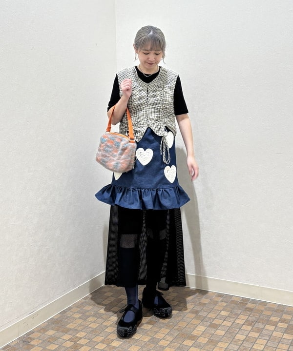 YABUさんの「BEAMS WOMEN｜チェック ギャザー ノースリーブ ブラウス」を使ったコーディネート