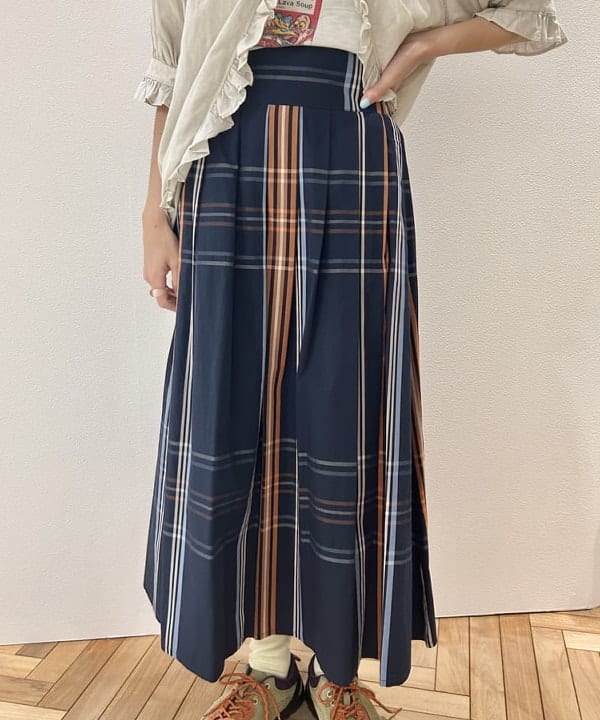 MATSUMOTO AMIさんの「BEAMS WOMEN｜【別注】BAG&rsquo;n&rsquo;NOUN / NYLON PACK MAT」を使ったコーディネート