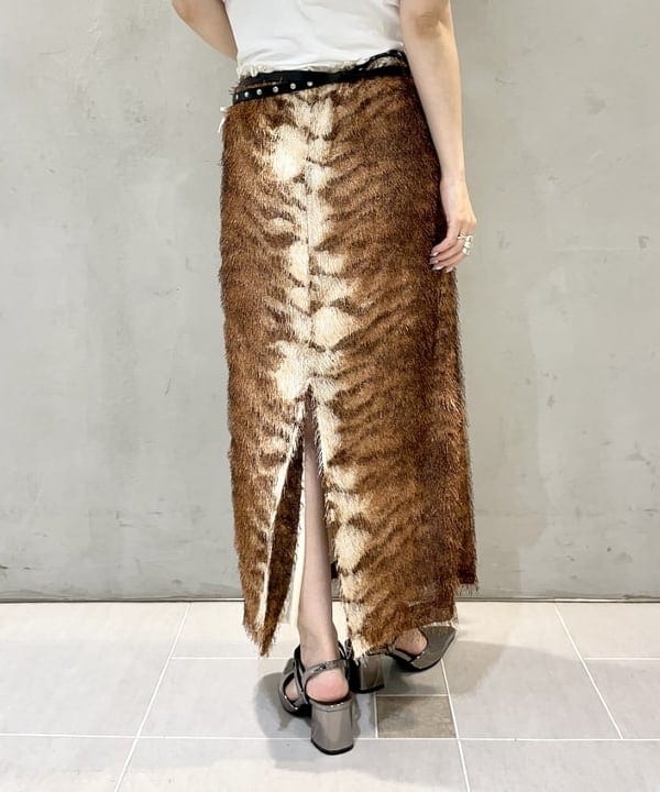 カタヤマ アヤさんの「BEAMS WOMEN｜【別注】Kevin Cummins / 「Bjork」Photo T①」を使ったコーディネート