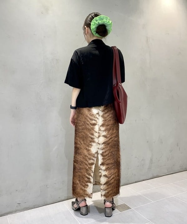 カタヤマ アヤさんの「BEAMS WOMEN｜【別注】Kevin Cummins / 「Bjork」Photo T①」を使ったコーディネート