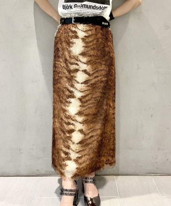 カタヤマ アヤさんの「BEAMS WOMEN｜【別注】Kevin Cummins / 「Bjork」Photo T①」を使ったコーディネート