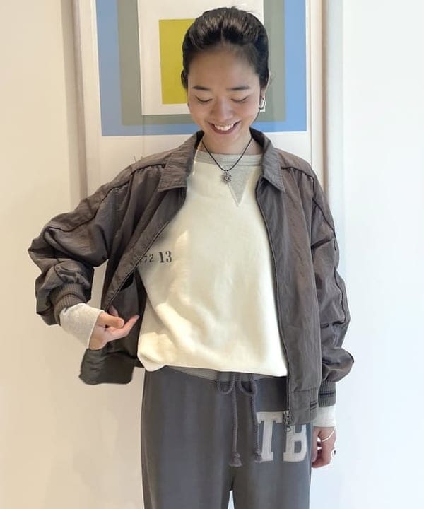 津藤 理佐子さんの「BEAMS WOMEN｜バーシティー ブルゾン」を使ったコーディネート