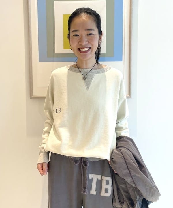 津藤 理佐子さんの「BEAMS WOMEN｜バーシティー ブルゾン」を使ったコーディネート