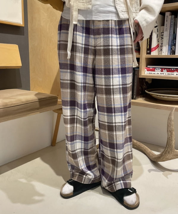 津藤 理佐子さんの「BEAMS WOMEN｜コットン ミリタリー フード ジャケット」を使ったコーディネート