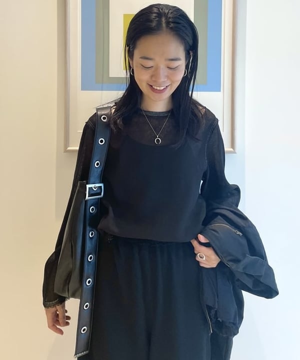 津藤 理佐子さんの「BEAMS WOMEN｜maturely / ワイド フレア ジャージー パンツ」を使ったコーディネート