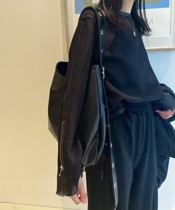 津藤 理佐子さんの「BEAMS WOMEN｜maturely / ワイド フレア ジャージー パンツ」を使ったコーディネート