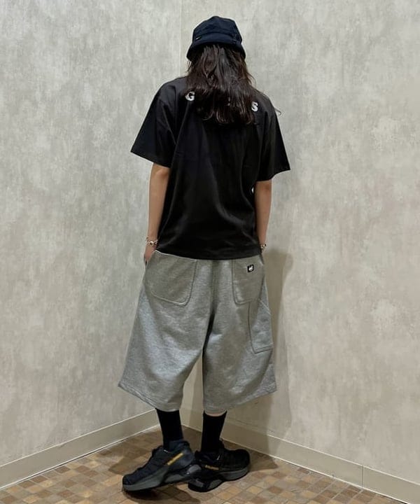 こたろうさんの「BEAMS WOMEN｜【別注】Champion &times; SONIC YOUTH / SHORT SLEEVE T-SHIRT 25SS」を使ったコーディネート