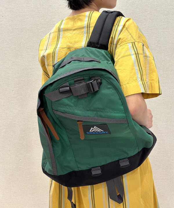 葵さんの「BEAMS WOMEN｜【別注】NEW ERA / 950 スナップ バック 2トーン キャップ」を使ったコーディネート