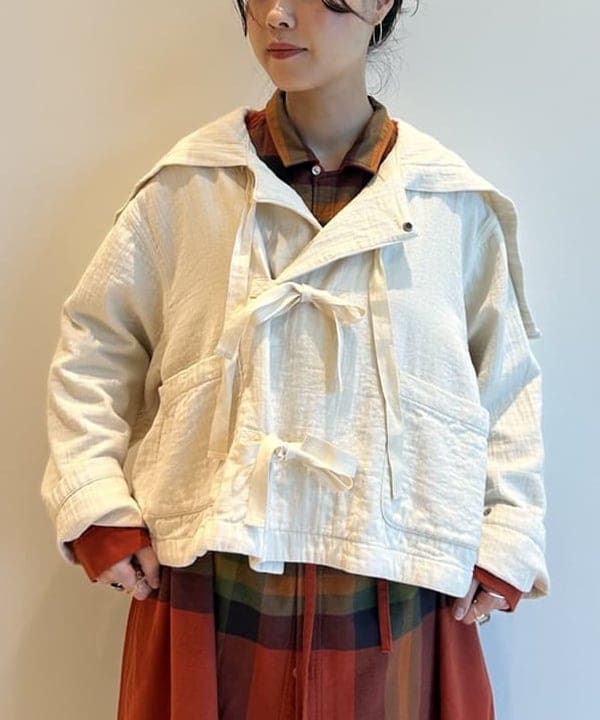 清水 彩乃さんの「BEAMS WOMEN｜コットン ミリタリー フード ジャケット」を使ったコーディネート