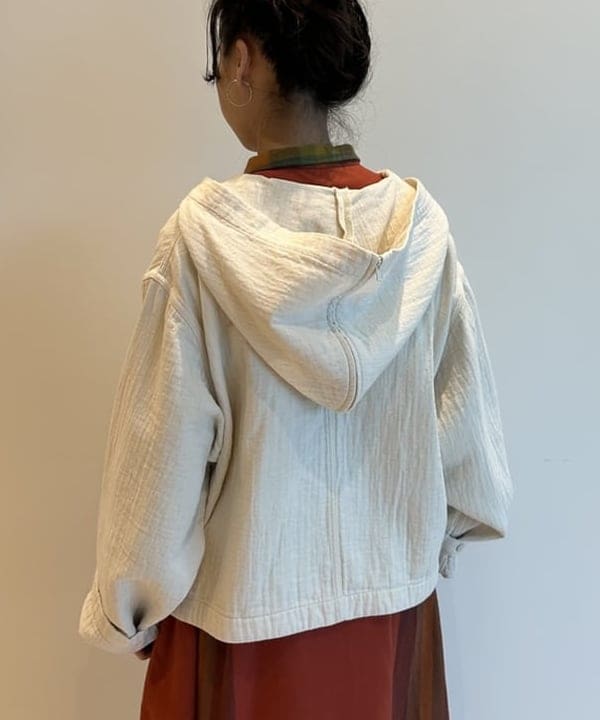 清水 彩乃さんの「BEAMS WOMEN｜コットン ミリタリー フード ジャケット」を使ったコーディネート