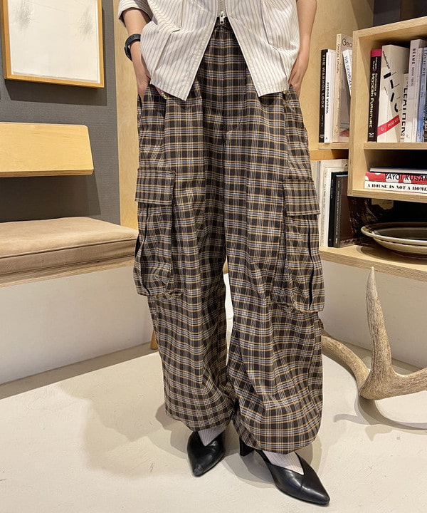 大木さんの「BEAMS WOMEN｜ストライプ ジップ シャツ」を使ったコーディネート