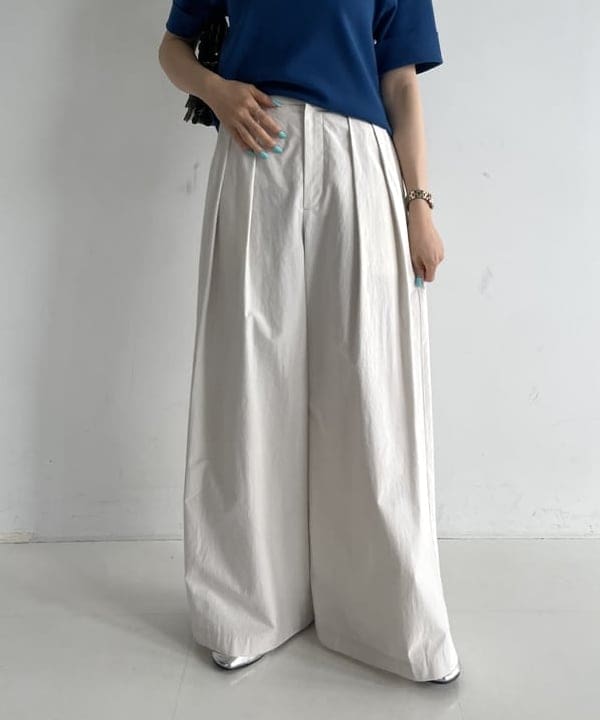 SAKAIさんの「BEAMS WOMEN｜AK+1 / コットン ワイドパンツ」を使ったコーディネート