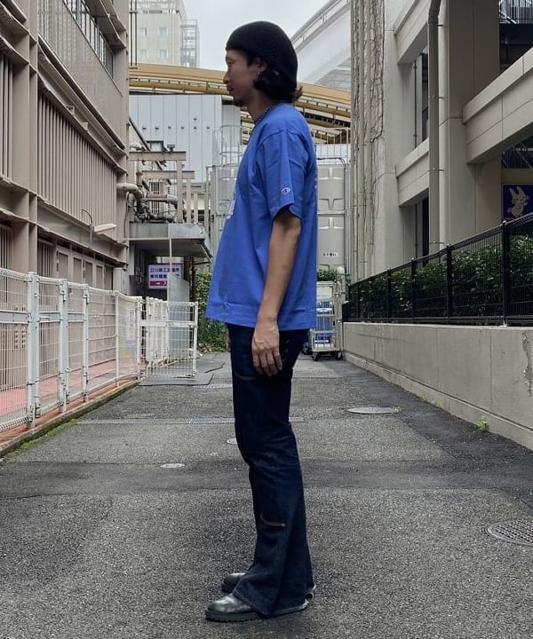 植木 竜也さんの「BEAMS WOMEN｜【別注】Champion &times; SONIC YOUTH / SHORT SLEEVE T-SHIRT 25SS」を使ったコーディネート