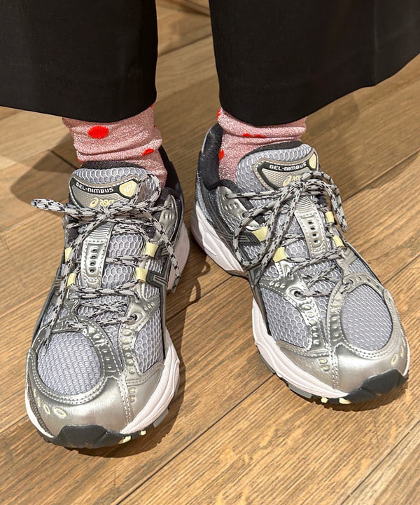 佐藤 亜美さんの「BEAMS WOMEN｜1タック ストレート パンツ | 新生活・通勤・通学・オフィスカジュアル・オンオフ兼用・好印象コーデ」を使ったコーディネート