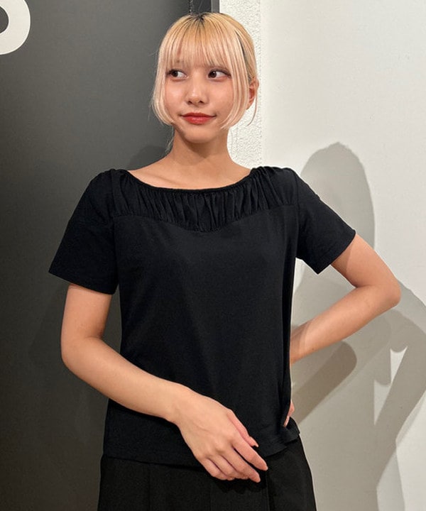 佐藤 亜美さんの「BEAMS WOMEN｜1タック ストレート パンツ | 新生活・通勤・通学・オフィスカジュアル・オンオフ兼用・好印象コーデ」を使ったコーディネート