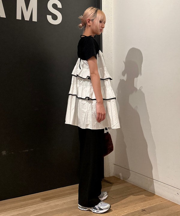 佐藤 亜美さんの「BEAMS WOMEN｜1タック ストレート パンツ | 新生活・通勤・通学・オフィスカジュアル・オンオフ兼用・好印象コーデ」を使ったコーディネート