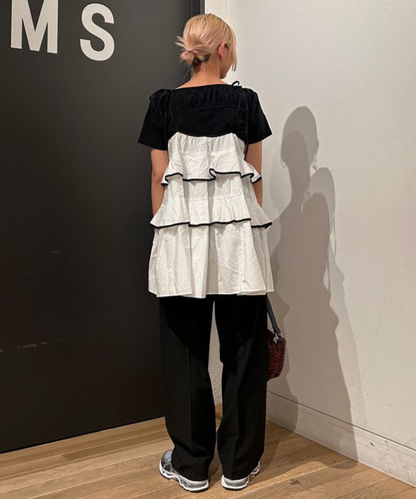 佐藤 亜美さんの「BEAMS WOMEN｜1タック ストレート パンツ | 新生活・通勤・通学・オフィスカジュアル・オンオフ兼用・好印象コーデ」を使ったコーディネート