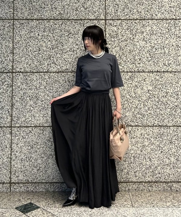 大槻 まひろさんの「BEAMS WOMEN｜AK+1 / アンブレラ スカート」を使ったコーディネート