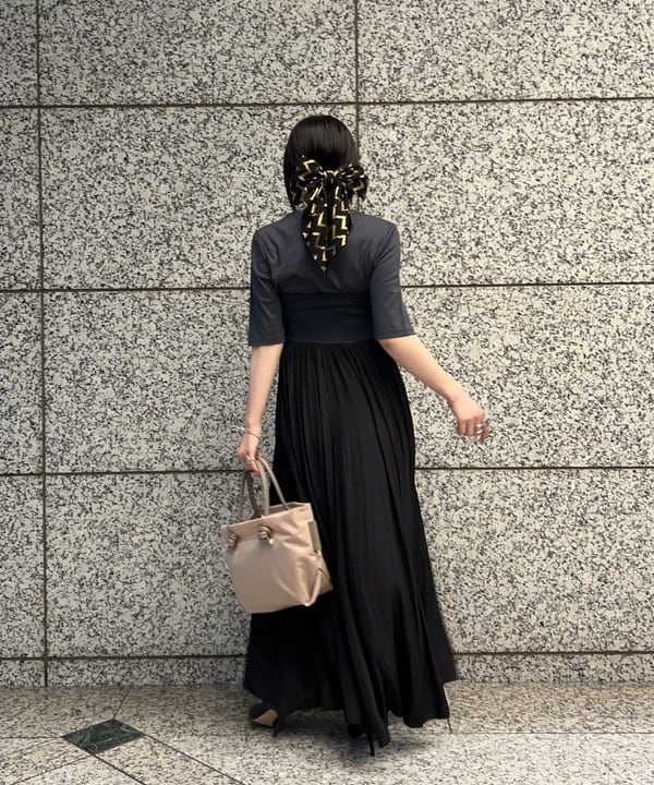 大槻 まひろさんの「BEAMS WOMEN｜AK+1 / アンブレラ スカート」を使ったコーディネート