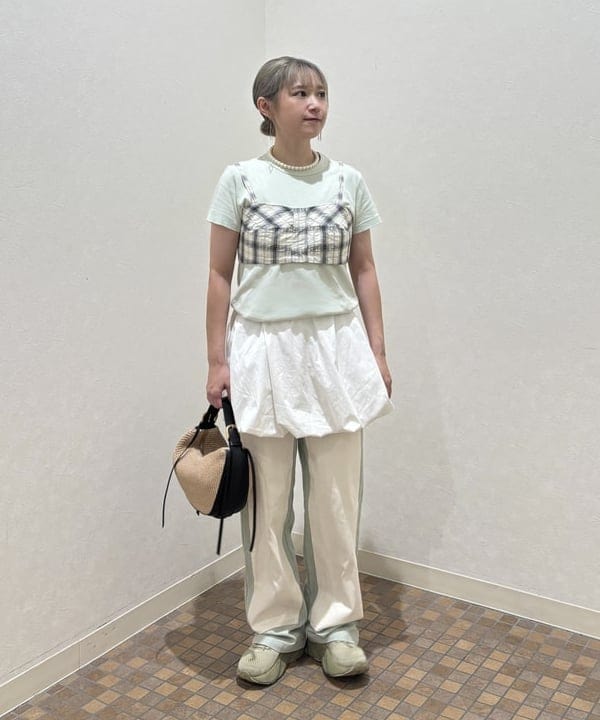 YABUさんの「BEAMS WOMEN｜GHOSPELL / Billie-Jean Trousers」を使ったコーディネート