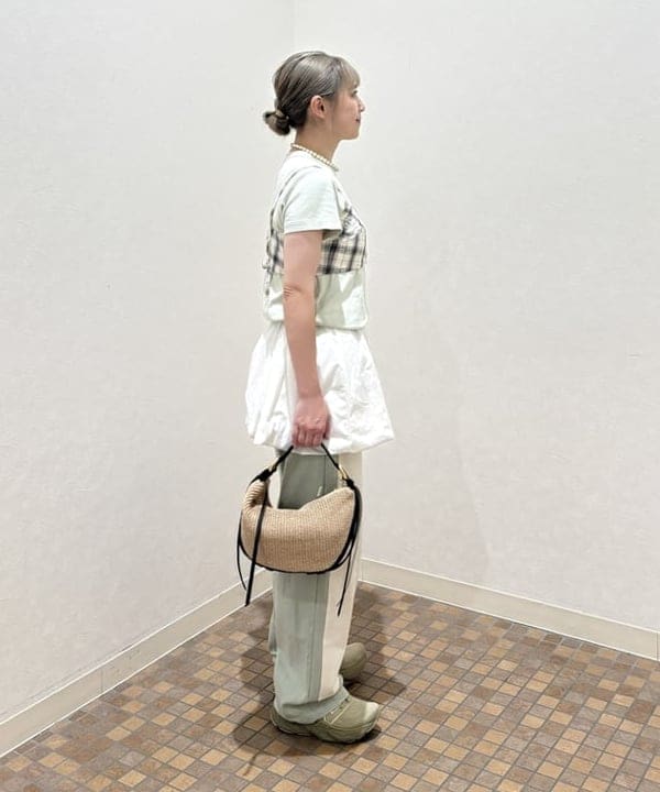 YABUさんの「BEAMS WOMEN｜GHOSPELL / Billie-Jean Trousers」を使ったコーディネート