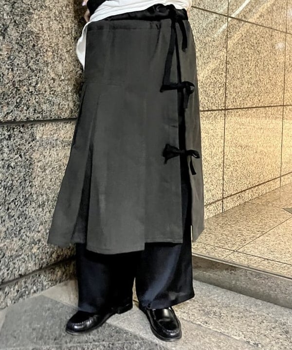 小原 もこさんの「BEAMS WOMEN｜WAREHOUSE & CO. / 別注 ステンシル13 Tシャツ」を使ったコーディネート